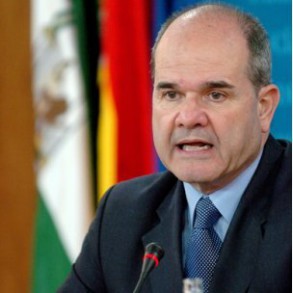 Chaves rubrica el decreto de disolución del Parlamento y convocatoria de las el Chaves rubrica el decreto de disolución del Parlamento y convocatoria de las elecciones autonómicas el 9 de marzo