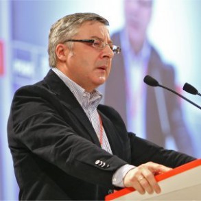 José Blanco: "El programa del PSOE sirve para que España compita con los mejor José Blanco: "El programa del PSOE sirve para que España compita con los mejores países"