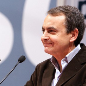 Zapatero reafirma el compromiso del PSOE con el desarrollo sostenible Zapatero reafirma el compromiso del PSOE con el desarrollo sostenible