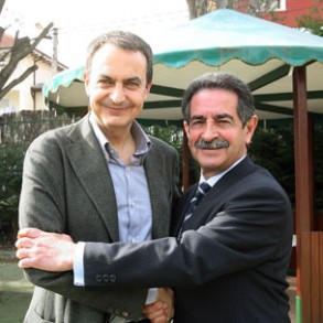 Zapatero agradece a Revilla su intención de votar al PSOE en las elecciones par Zapatero agradece a Revilla su intención de votar al PSOE en las elecciones para seguir trabajando juntos por Cantabria