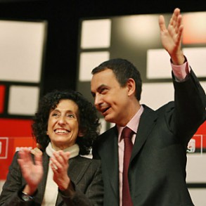 Zapatero impulsará el aprendizaje del ingés para que "en 10 años todos los jóvenes puedan utilizarlo como lengua de comunicación y trabajo"