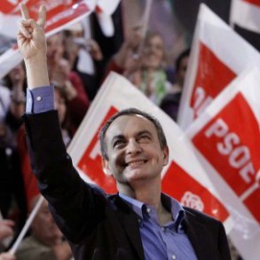 Zapatero asegura que el PSOE prefiere la convivencia y la responsabilidad al afán de poder y a las poltronas