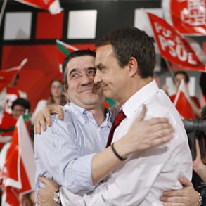 Zapatero anuncia que su primera medida como Presidente será poner en marcha, ju Zapatero anuncia que su primera medida como Presidente será poner en marcha, junto a las CCAA, un Plan de Lucha contra la violencia de género