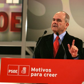 Chaves dice que Rajoy no merece ser presidente "si no exige a Mato que rectifiqu Chaves dice que Rajoy no merece ser presidente "si no exige a Mato que rectifique"
