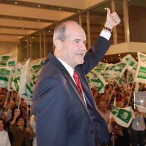 Chaves revalida su mayoría absoluta Chaves revalida su mayoría absoluta