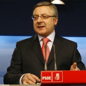 Blanco: "La continuidad de Rajoy supone que no hay renovación en el PP" Blanco: "La continuidad de Rajoy supone que no hay renovación en el PP"