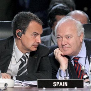 Zapatero resta importancia a ser investido en segunda vuelta y subraya que gober Zapatero resta importancia a ser investido en segunda vuelta y subraya que gobernará con fidelidad a su programa