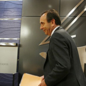 Alonso asegura que Zapatero va a ser investido presidente y gobernará sin Alonso asegura que Zapatero va a ser investido presidente y gobernará sin condicionamientos