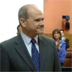 Manuel Chaves es elegido por sexta vez presidente de Andalucía con los únicos Manuel Chaves es elegido por sexta vez presidente de Andalucía con los únicos votos del PSOE