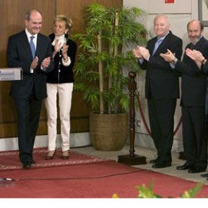 Chaves defiende una solidaridad "de ida y vuelta" entre CCAA para "fortalecer el Chaves defiende una solidaridad "de ida y vuelta" entre CCAA para "fortalecer el proyecto común" de España