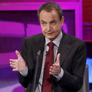 Zapatero asegura que los precios van a empezar a bajar "ya" y que el crecimiento Zapatero asegura que los precios van a empezar a bajar "ya" y que el crecimiento económico se impulsará a partir de la 2º mitad de 2009
