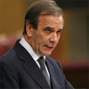 Alonso: "Leopoldo Calvo Sotelo es uno de los grandes políticos de la transició Alonso: "Leopoldo Calvo Sotelo es uno de los grandes políticos de la transición"