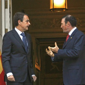 Zapatero rechaza el plan de Ibarretxe y dice que su posición siempre ha sido la Zapatero rechaza el plan de Ibarretxe y dice que su posición siempre ha sido la misma