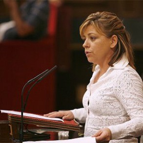Elena Valenciano afirma que España ratifica el Tratado de Lisboa "para ser mejo Elena Valenciano afirma que España ratifica el Tratado de Lisboa "para ser mejores y más fuertes"