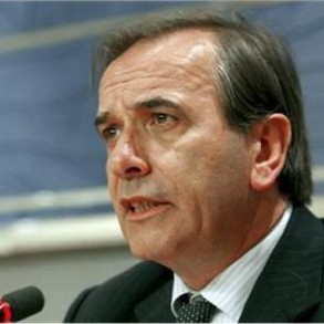Alonso: "El Gobierno lo tiene todo preparado para recurrir con carácter inmedia Alonso: "El Gobierno lo tiene todo preparado para recurrir con carácter inmediato el <em>plan Ibarretxe</em>, con arreglo al Estado de derecho, la Constitución y las leyes"