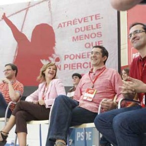 <em>Atrévete a cambiar las cosas</em>, lema de los jóvenes socialistas <em>Atrévete a cambiar las cosas</em>, lema de los jóvenes socialistas