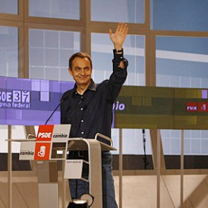 Zapatero reelegido secretario general con el voto del 9853% de los delegados Zapatero reelegido secretario general con el voto del 9853% de los delegados