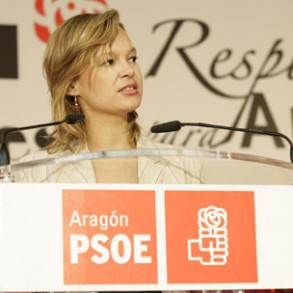 Pajín asegura que el Gobierno ha tomado decisiones prácticas y reales en s Pajín asegura que el Gobierno ha tomado decisiones prácticas y reales en sus primeros 100 días