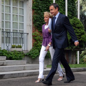 Zapatero presenta un paquete con 24 reformas para acelerar la recuperación de l Zapatero presenta un paquete con 24 reformas para acelerar la recuperación de la economía española