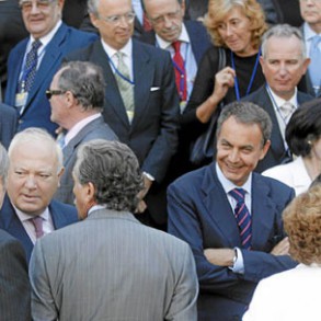Zapatero pide a los embajadores defender la fortaleza de la economía frente a l Zapatero pide a los embajadores defender la fortaleza de la economía frente a las críticas