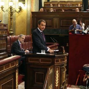 "Atravesaremos un período de dificultad, con el máximo apoyo desde el Gobierno "Atravesaremos un período de dificultad, con el máximo apoyo desde el Gobierno a los trabajadores y a los sectores más débiles"