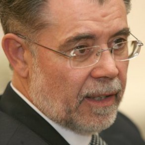 Bermejo afirma que Carlos Dívar es una "opción intachable" para presidir el CG Bermejo afirma que Carlos Dívar es una "opción intachable" para presidir el CGPJ y el Supremo