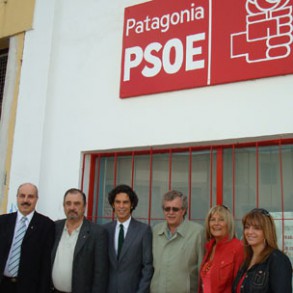 El PSOE inaugura su sede más austral en la Patagonia argentina El PSOE inaugura su sede más austral en la Patagonia argentina