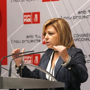 Valenciano: "Se ha puesto de manifiesto dos maneras de entender la política: la Valenciano: "Se ha puesto de manifiesto dos maneras de entender la política: la continuidad de McCain y el cambio de Obama"