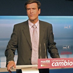 López Aguilar: "Los socialistas estamos decididos a evitar que los trabajadores López Aguilar: "Los socialistas estamos decididos a evitar que los trabajadores sean los perjudicados de la crisis"