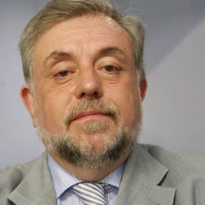 El PSOE pide coherencia al PP, que sube los impuestos donde gobierna El PSOE pide coherencia al PP, que sube los impuestos donde gobierna