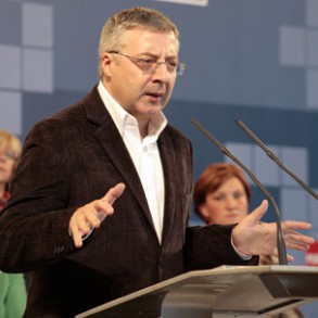 Blanco: Para combatir la crisis, tiene que haber un compromiso de todos, del E Blanco: Para combatir la crisis, tiene que haber un compromiso de todos, del Estado, las CCAA y ayuntamientos