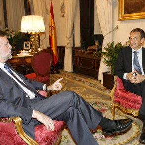 Zapatero garantiza a Rajoy que su intención es permanecer en el núcleo del pro Zapatero garantiza a Rajoy que su intención es permanecer en el núcleo del proceso