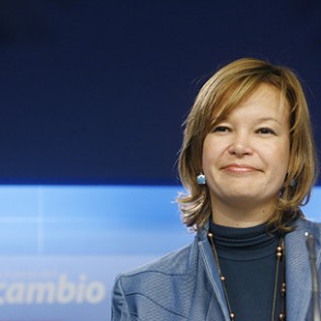 Pajín asegura que Zapatero "no dejará en la cuneta a ningún trabajador" Pajín asegura que Zapatero "no dejará en la cuneta a ningún trabajador"