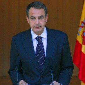 Zapatero: "Hoy, ETA es más débil y la democracia española es más fuerte" Zapatero: "Hoy, ETA es más débil y la democracia española es más fuerte"