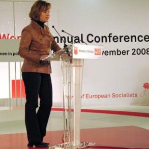 Pajín: "Las mujeres debemos participar en la construcción del nuevo orden inte Pajín: "Las mujeres debemos participar en la construcción del nuevo orden internacional"