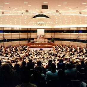 Alejandro Cercas: "Es una gran victoria del Parlamento y de la Europa Social" Alejandro Cercas: "Es una gran victoria del Parlamento y de la Europa Social"