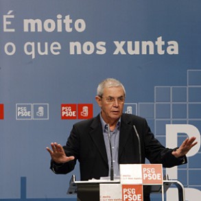 Touriño se compromete a triplicar la protección económica a las empresas con Touriño se compromete a triplicar la protección económica a las empresas con 2.000 millones de euros