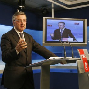 Blanco: Lo que es un cachondeo para los españoles son las declaraciones del S Blanco: Lo que es un cachondeo para los españoles son las declaraciones del Sr. Rajoy