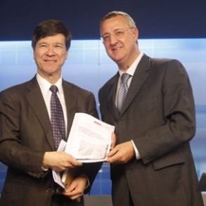 El economista Jeffrey Sachs propone un nuevo fondo para combatir el hambre El economista Jeffrey Sachs propone un nuevo fondo para combatir el hambre