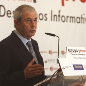 Touriño promete eximir de las tasas universitarias a los hijos de los parados Touriño promete eximir de las tasas universitarias a los hijos de los parados