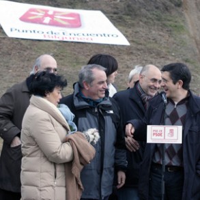 Patxi López: si gana el PSE no peligra nada, salvo los sillones del PNV Patxi López: si gana el PSE no peligra nada, salvo los sillones del PNV