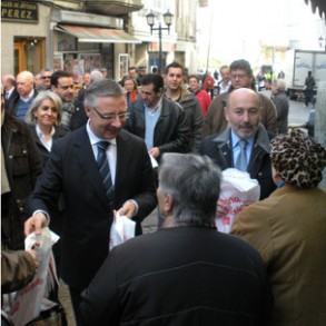 Blanco augura "una derrota contundente" del PP en Galicia que provocará "la ren Blanco augura "una derrota contundente" del PP en Galicia que provocará "la renovación del equipo y de Rajoy"