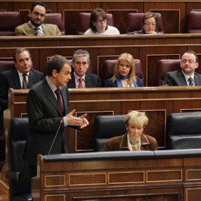 Zapatero asegura que 77.500 empresas y ciudadanos han recibido créditos ICO Zapatero asegura que 77.500 empresas y ciudadanos han recibido créditos ICO