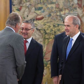Zapatero cambia el Gobierno para afrontar los retos del futuro con "un nuevo imp Zapatero cambia el Gobierno para afrontar los retos del futuro con "un nuevo impulso y más fortaleza"