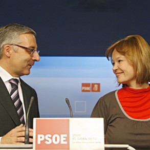 Leire Pajín afirma que el "objetivo prioritario" del nuevo Gobierno es "la recu Leire Pajín afirma que el "objetivo prioritario" del nuevo Gobierno es "la recuperación económica y del empleo"