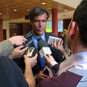 López Aguilar: "El PP no va a hablar de Europa ni de la crisis, sólo de su pro López Aguilar: "El PP no va a hablar de Europa ni de la crisis, sólo de su propio apetito de Moncloa"