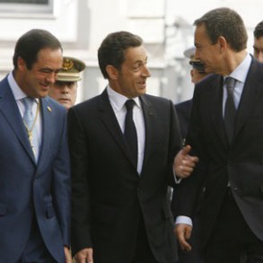 Sarkozy asegura que la democracia no puede "transigir" con los terroristas Sarkozy asegura que la democracia no puede "transigir" con los terroristas