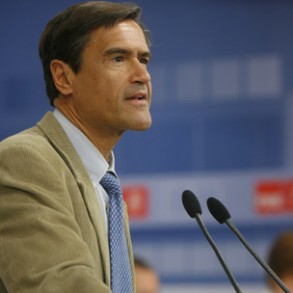 López Aguilar cree que el PP aparta a Galeote porque teme que esté implicado e López Aguilar cree que el PP aparta a Galeote porque teme que esté implicado en el caso Gürtel