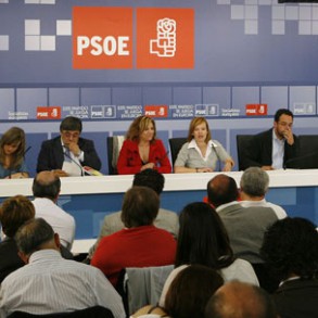 "Asistimos a la contraposición de dos visiones del futuro, dos modelos ideológ "Asistimos a la contraposición de dos visiones del futuro, dos modelos ideológicos y dos caminos para afrontar la crisis"