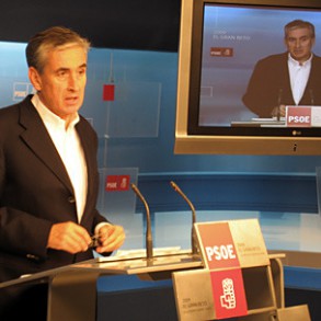 Jáuregui asegura que el PP no quiere hablar de Europa y pretende un asalt Jáuregui asegura que el PP no quiere hablar de Europa y pretende un asalto al Gobierno de Zapatero